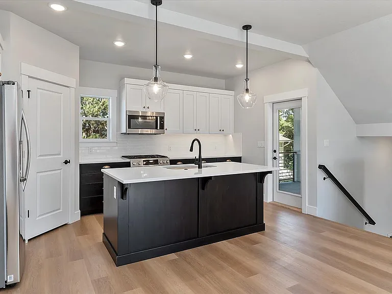 Bradbury Luxury Townhomes — Photo 75