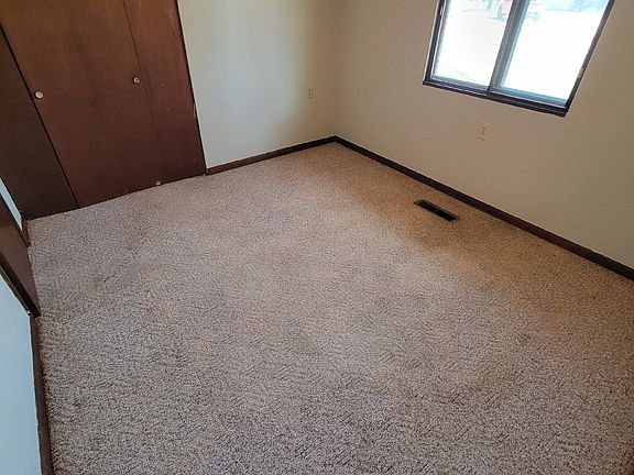 5th image of 102 8th Ave NW #13-A