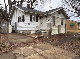 425 N 18th St, Decatur, IL 62521