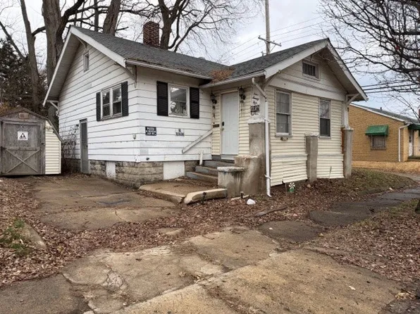 425 N 18th St, Decatur, IL 62521