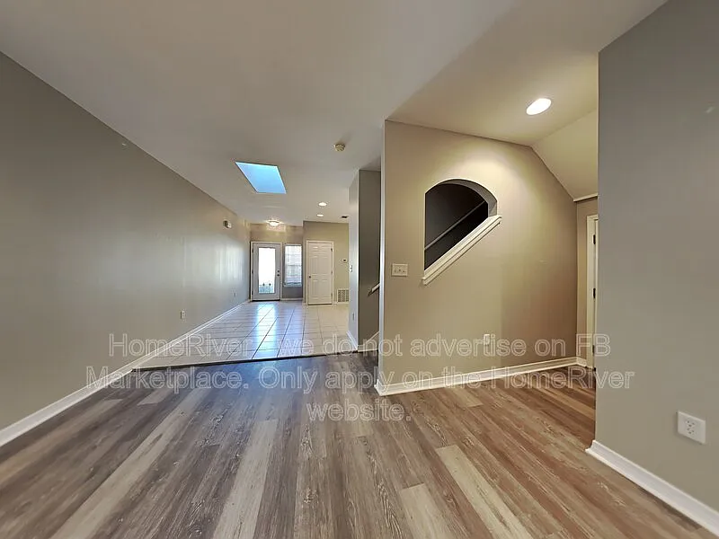3 bed, 2.0 bath, 1433 sqft, $1,995 — Photo 4