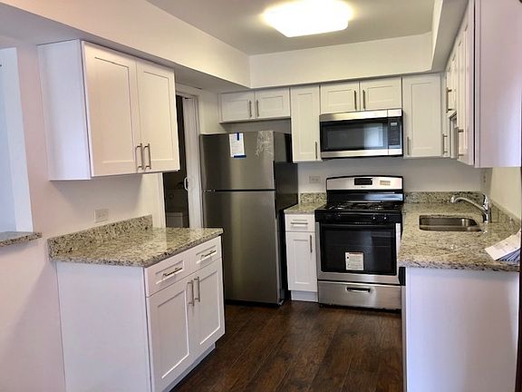 2nd image of 1764 Queensbury Cir