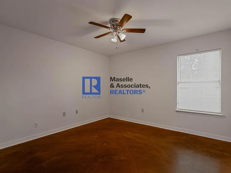 1212 Barnett Bend Cir — Photo 23