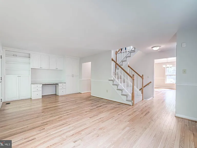 7208 Burton Hill Ct — Photo 2