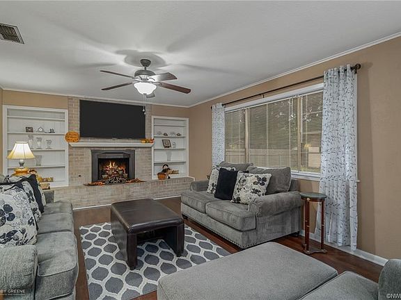 2nd image of 9532 Holly Oak Dr