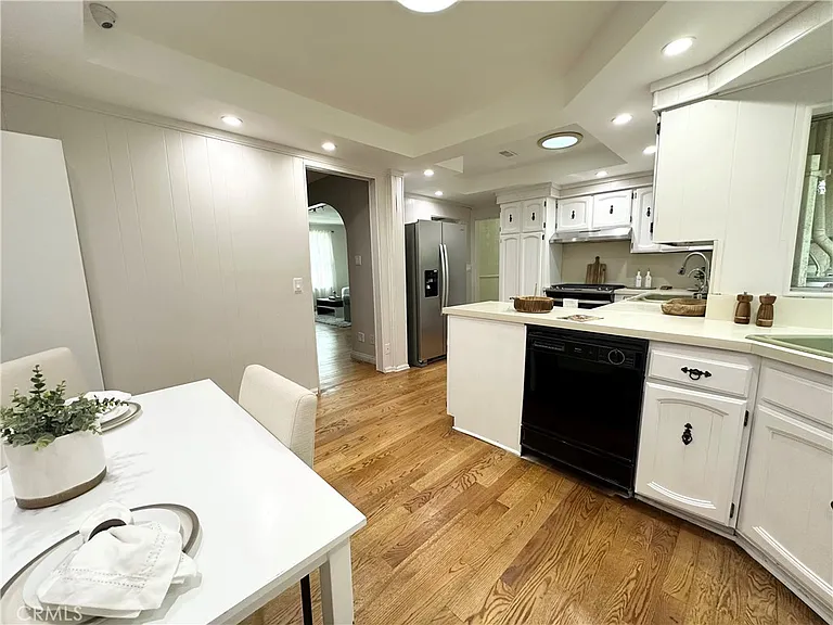 6220 Etiwanda Ave — Photo 11