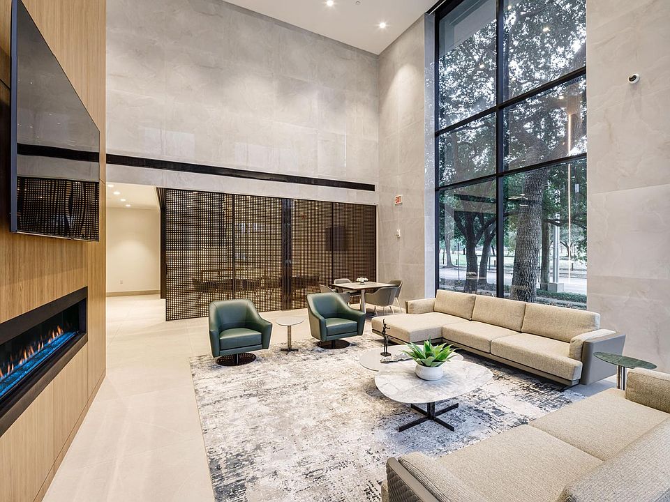 1st image of 1701 Hermann Dr #4D