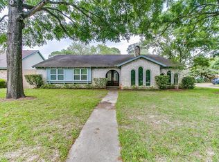 2702 Shadowdale Dr, Houston, TX 77043