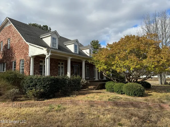 1594 Victoria Rd, Byhalia, MS 38611