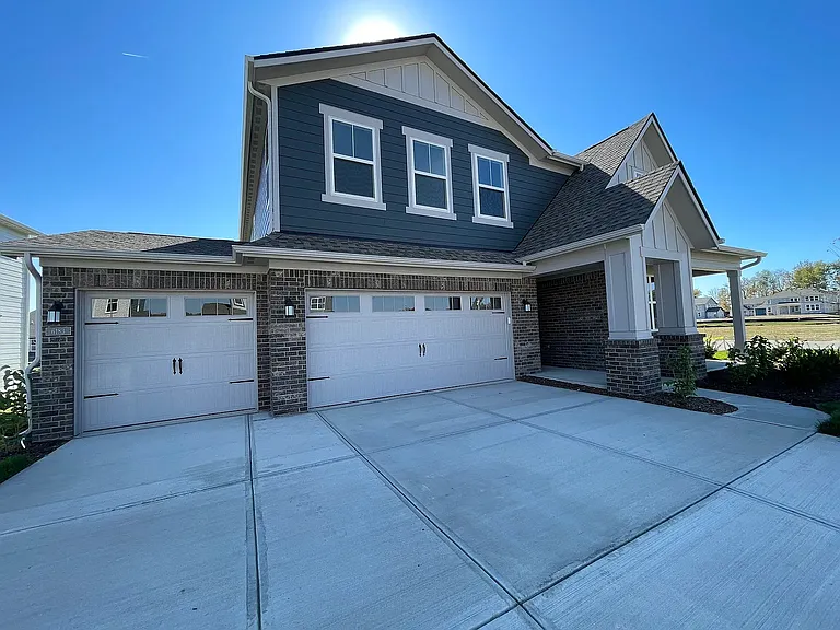 6138 Balsam Ct — Photo 3