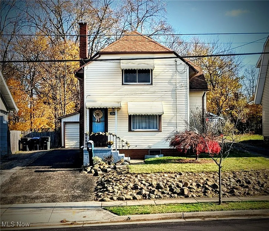 1267 Big Falls Ave photo 1