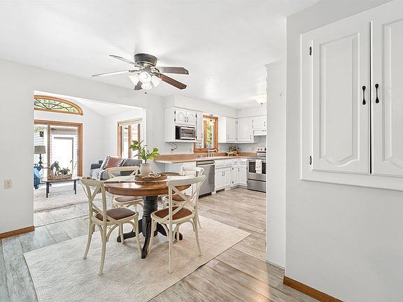 4th image of 1024 E Lindbergh St
