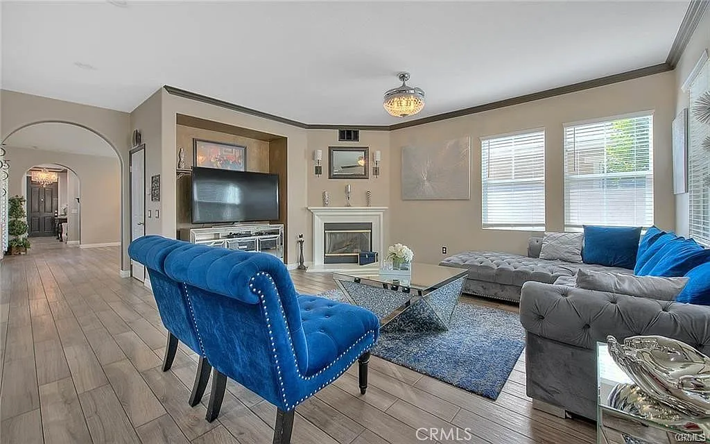 5 bed, 3479 sqft, $9,900 — Photo 1