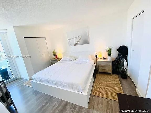 5th image of 100 Bayview Dr APT 820