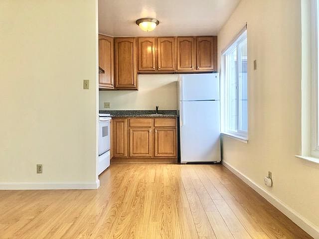 1st image of 371 22nd Ave APT 5