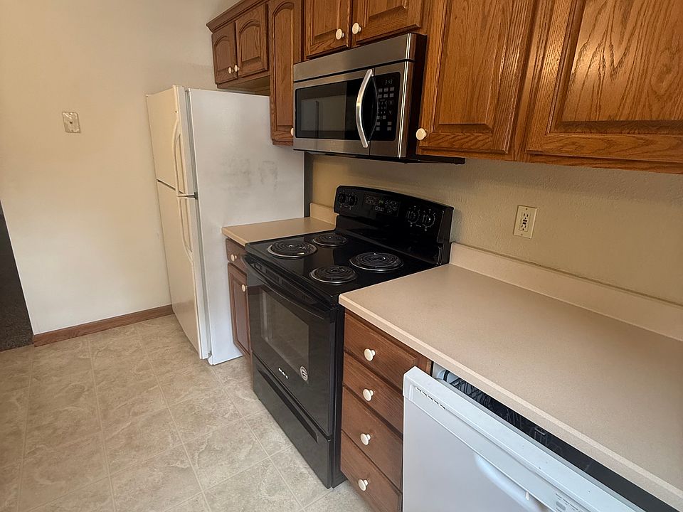 1st image of 572 James Dr #578
