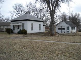 811 C St, Shelton, NE 68876