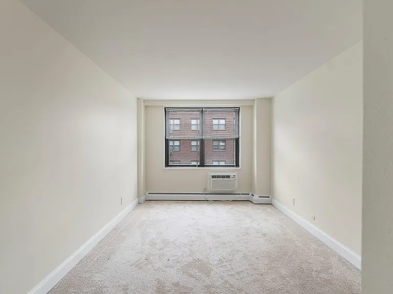 Kent Farm Apartment Homes — Photo 14