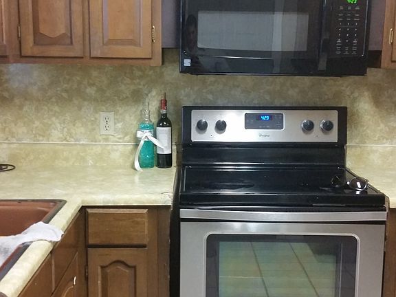 3rd image of 405 Southmoor Dr