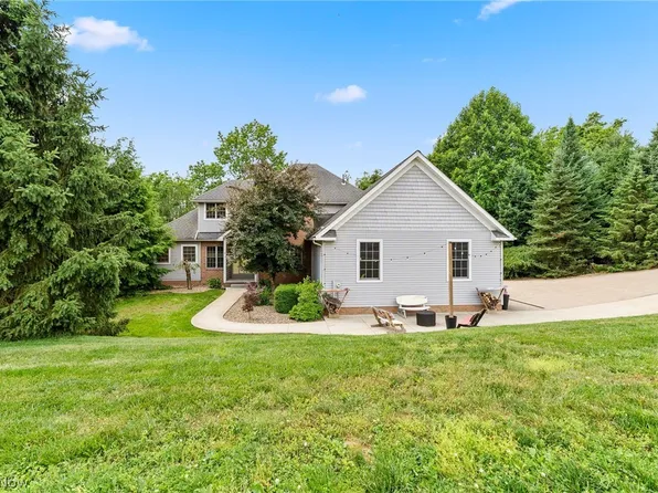 1 Cayuse Trl, Malvern, OH 44644