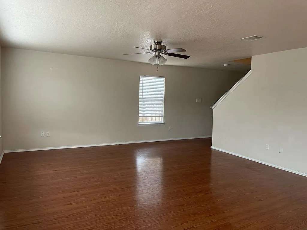 3 bed, 2.5 bath, 1846 sqft, $1,850 — Photo 4