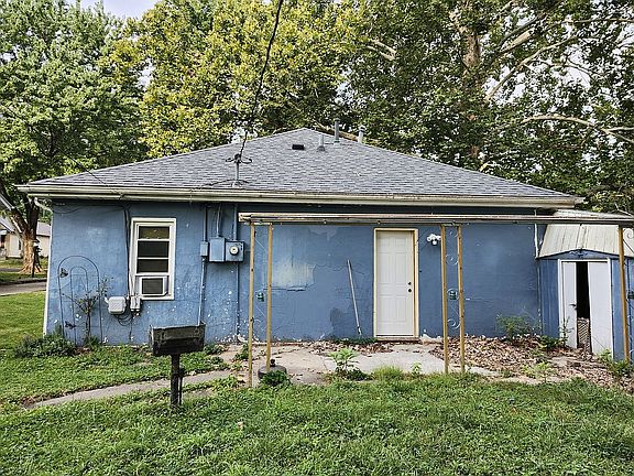 3rd image of 1328 Ledlie Ave