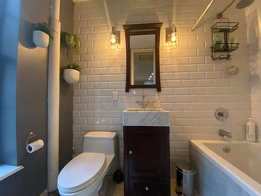 Rented by Brooklyn High Rise LLC | media 10