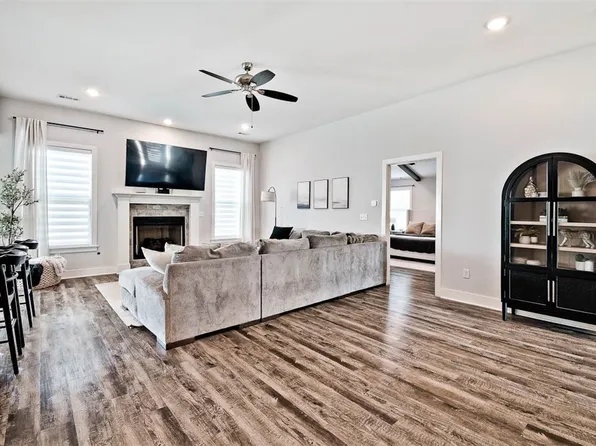 330 W Taverner Xing, Farmington, AR 72730