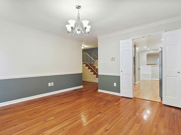 4th image of 2009 Highboro Way