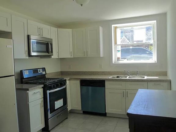 5th image of 139-16 Newport Ave