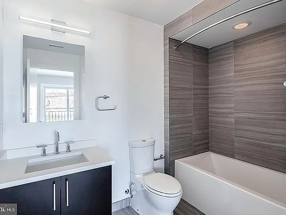 5th image of 320 Fairmount Ave