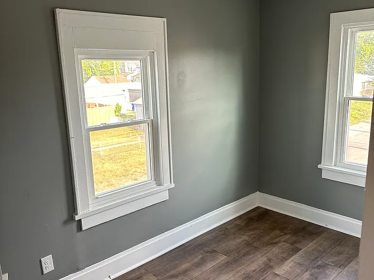 629 Sheldon Ave — Photo 9