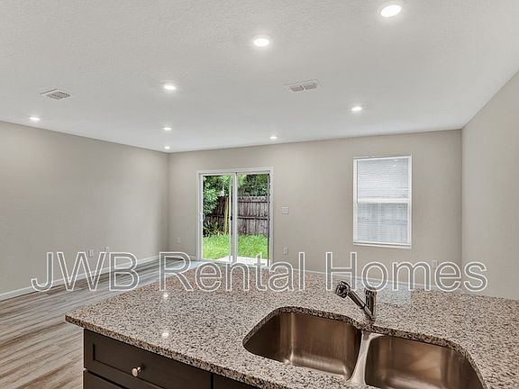 2nd image of 606 Herman St