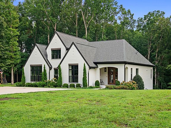 4th image of 5916 Pinewood Rd