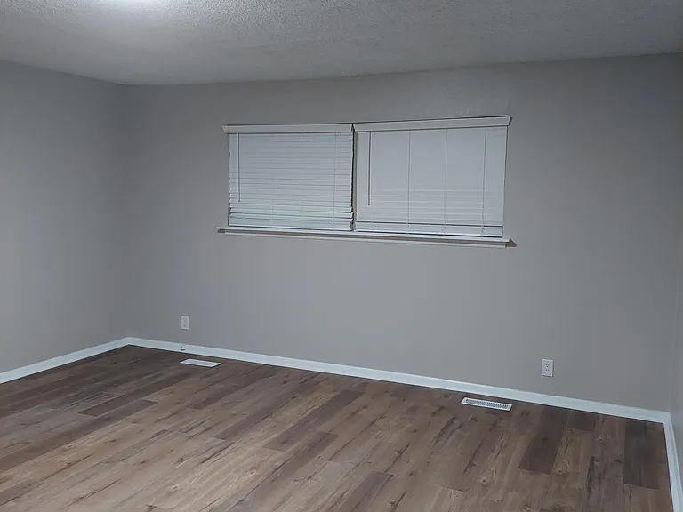 7515 S 68th East Pl — Photo 31