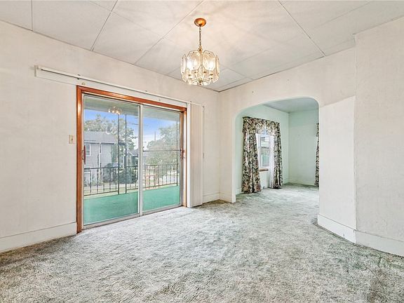 5th image of 524 N Walnut St