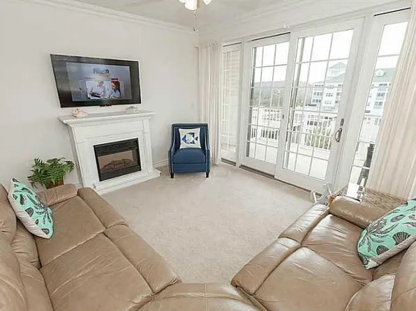 204 Sandbridge Rd Unit 201, Virginia Beach, VA 23456