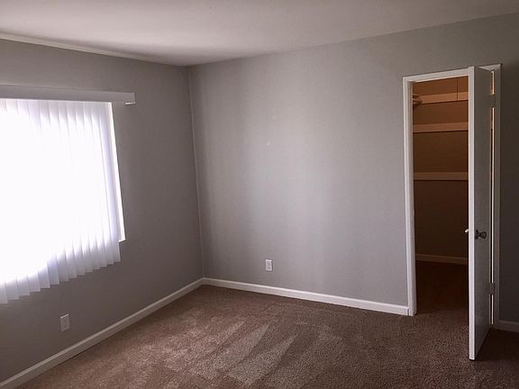4th image of 4616 Ohio St APT 7