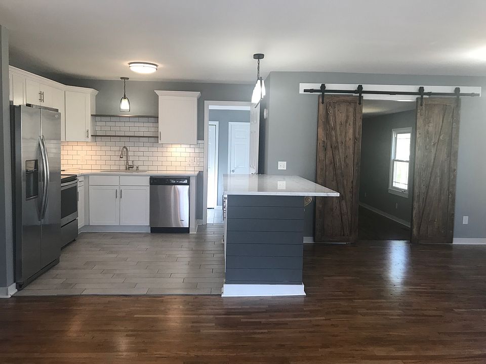 2nd image of 505 W 5th St