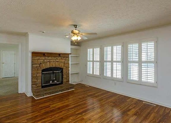 5th image of 319 Palmer St