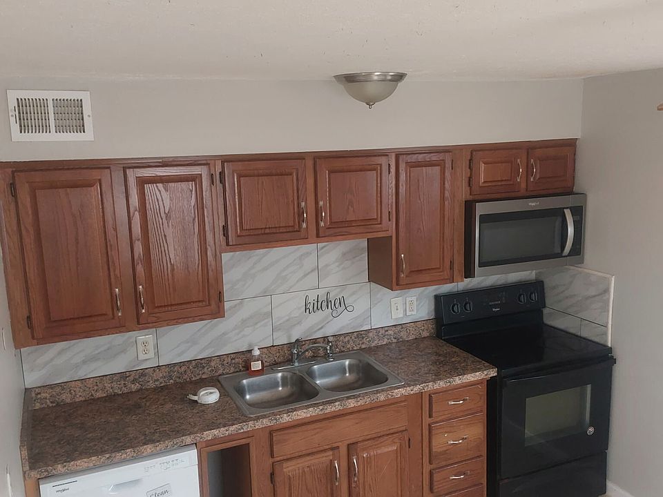 1st image of 10400 Greentree Ln