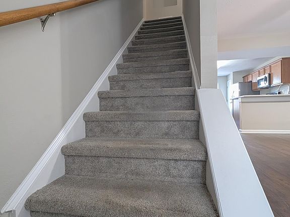 4th image of 3226 Prater Ct