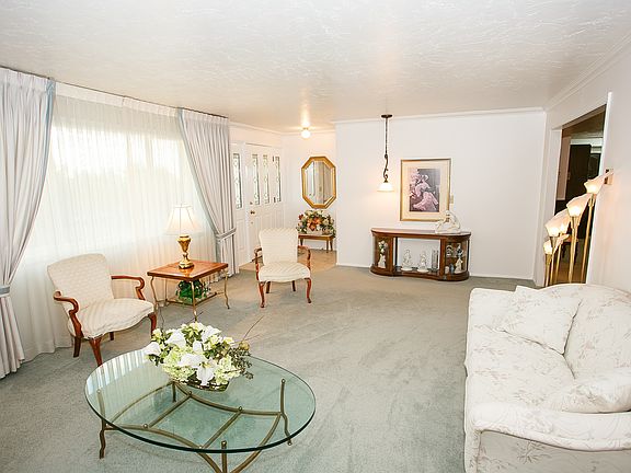 2nd image of 4555 S Aspen Hollow Ln