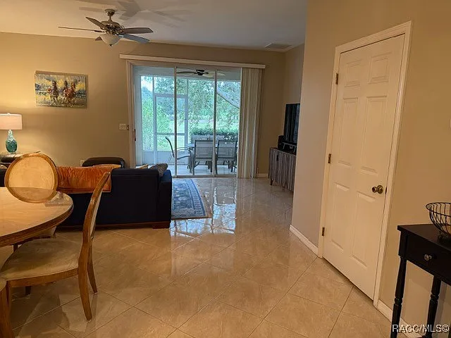 1610 W Spring Meadow Loop — Photo 8