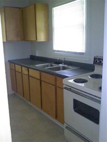 2nd image of 700 S Foster Ave