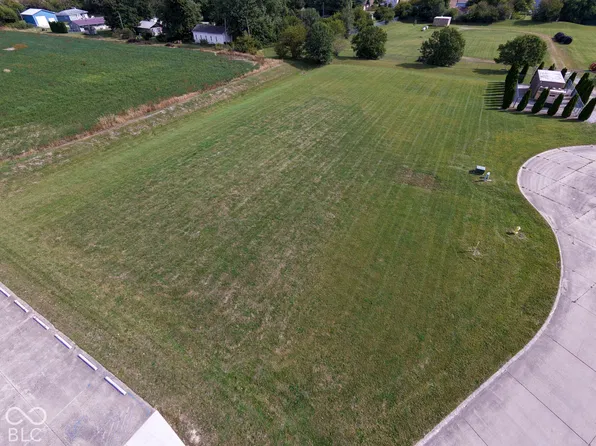 2560 Parkway Dr, Shelbyville, IN 46176