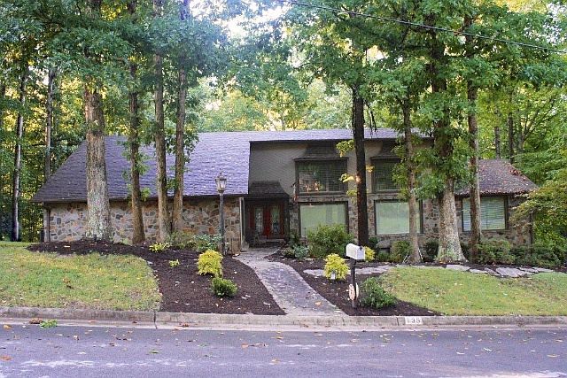 1st image of 135 Cambridge Cir