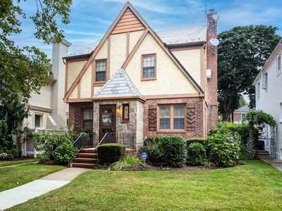 8151 189th St, Hollis, NY, 11423