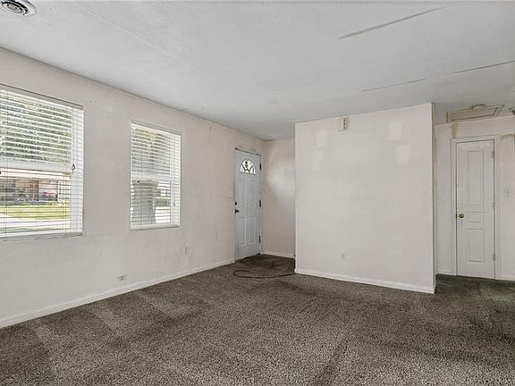 4th image of 4420 Wood Ave