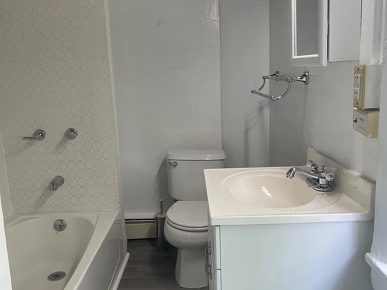 669 Creek Rd #2 — Photo 11